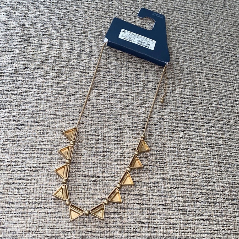 NWT Universal Thread Pink & Gold Triangle Necklace - Picture 4 of 6